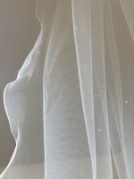 Velo da sposa corto in tulle strutturato avorio con cristalli