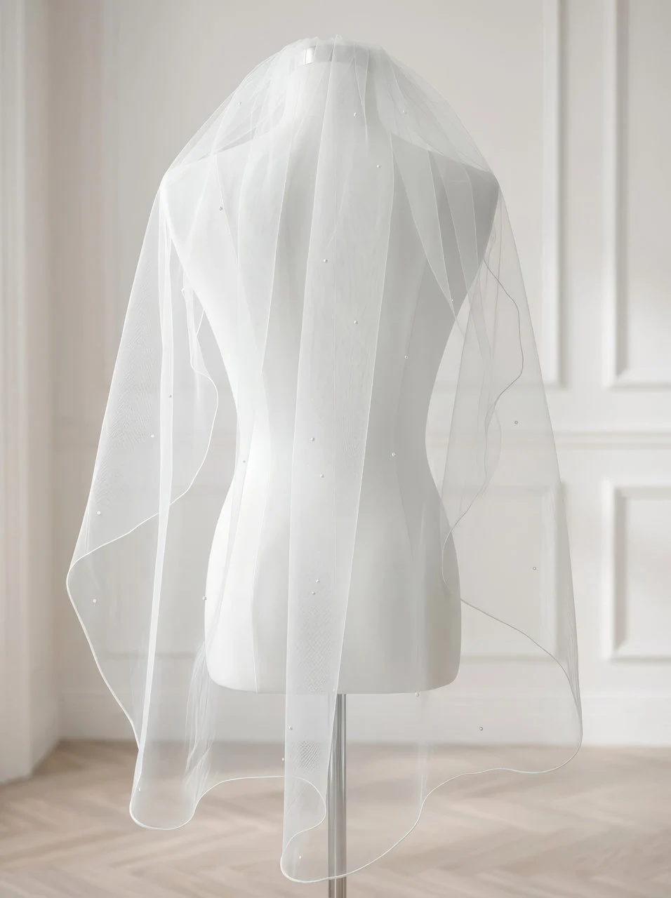 velo-sposa-minimal-cristalli-iridescenti-92-cm.jpg Velo da sposa minimal con cristalli iridescenti lungo 92 cm