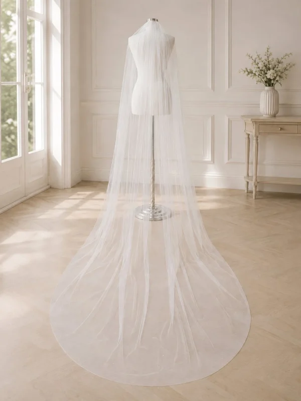 Velo da sposa etereo con cristalli iridescenti lungo 280 cm