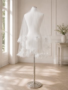 Velo da sposa corto con fiori 3D perle e calata 70/92 cm
