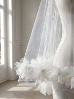 Dettaglio del fiore 3D in tulle
