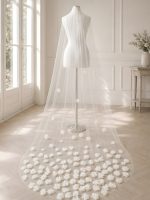 Velo da sposa lungo con fiori 3D in tulle avorio 270 cm