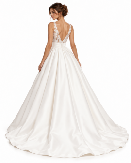 Vista posteriore abito da sposa principesco con schiena a V in pizzo floreale, fascia in vita e gonna ampia in mikado