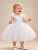 Abito battesimo bambina bianco con maniche a sbuffo e gonna ricamata