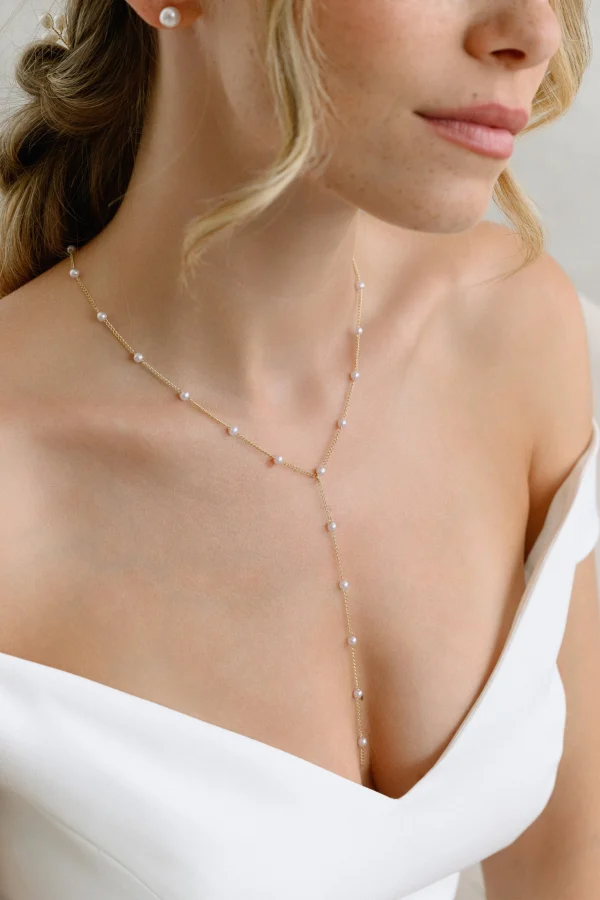 Collana a Y dorata con dettagli effetto perla