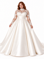 Abito da sposa curvy con maniche lunghe in pizzo floreale trasparente, collo alto ricamato, fascia in vita e ampia gonna principessa in raso avorio.