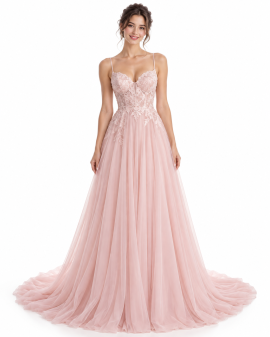 Abito da sposa rosa cipria in tulle con corpetto in pizzo floreale, scollo a cuore, spalline sottili e gonna vaporosa.