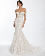 Abito da sposa a sirena in pizzo floreale con scollatura a cuore, maniche omerali e gonna svasata