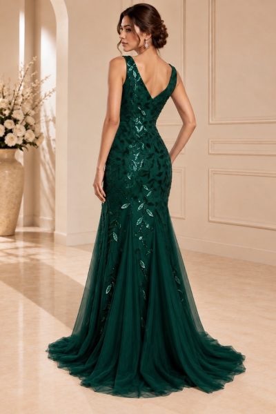 Abito da cerimonia verde smeraldo a sirena con scollo a V sulla schiena