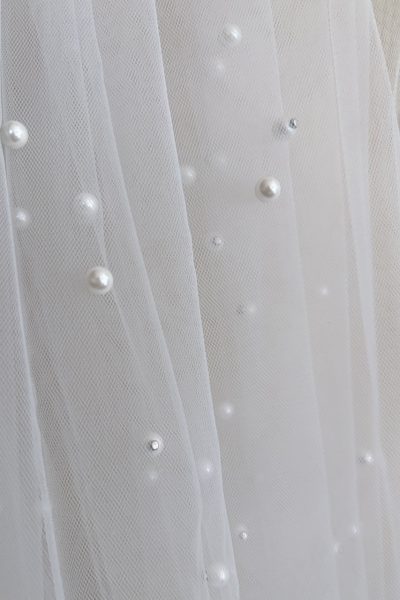 dettaglio velo sposa con perle