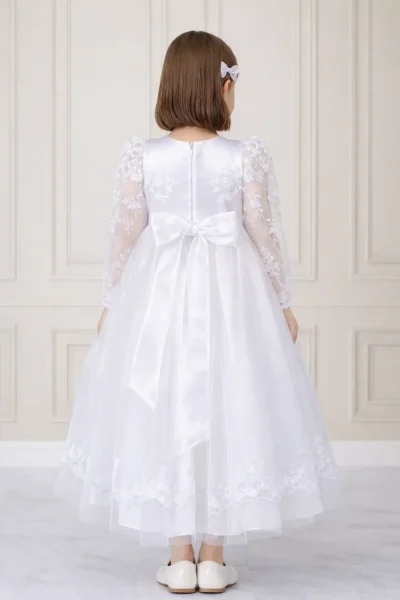 Retro vestito battesimo bimba in pizzo ricamato con maniche lunghe e dettaglio fiocco scenografico in seta, alta qualità sartoriale Sposatelier