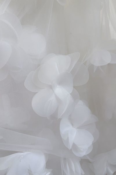 dettaglio-fiori-3d-velo-sposa-lungo.jpg