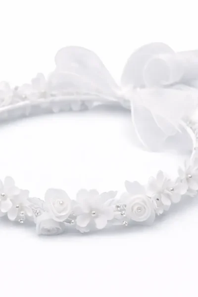 Coroncina per capelli bambina modello 2026 con alternanza di roselline bianche, fiori a stella, punti luce brillanti e fiocco posteriore in organza.