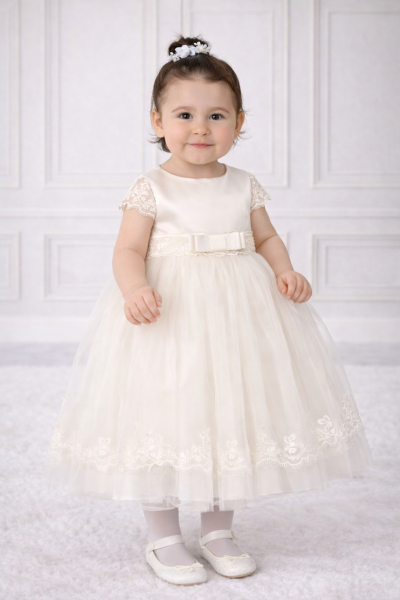 Abito battesimo bambina avorio con gonna in tulle e ricamo floreale vista frontale